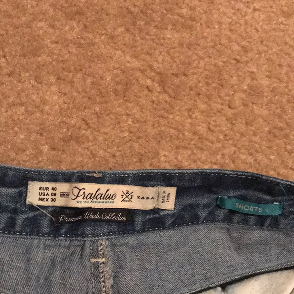 ZARA DENIM SHORTS SIZE 8 - Picture 3 of 4